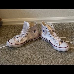 Satin pearl colored converse sz 7